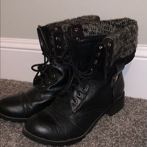 Combat boots